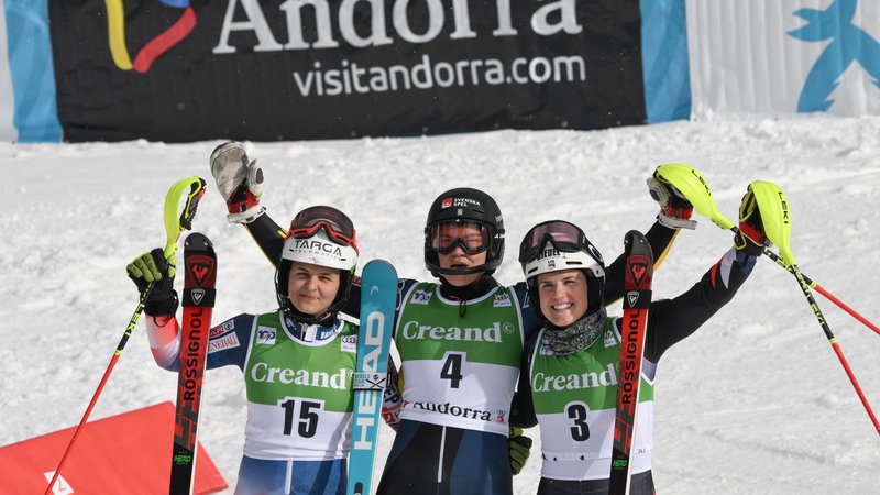 Fotografija: Najboljše tri na slalomu v Soldeuu. FOTO: Ed Jones/AFP