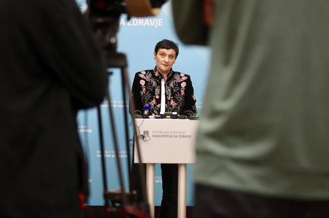 Monika Ažman se je opravičila in se hkrati tudi ni oziroma ni jasno, kaj natančno pomeni njeno opravičilo. FOTO: Vogel Voranc/Delo