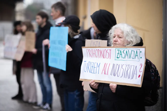 Okoljska in tudi druga strokovna mnenja ne smejo biti predmet korupcije in pritiskov. FOTO: Jure Gubanc