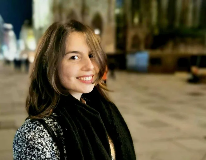 Brina Zagorc je bioarheologinja in doktorska študentka na dunajski univerzi. Raziskuje predvsem starodavno DNK in stabilne izotope, tako preučuje migracije in življenje ljudi v preteklosti. FOTO: osebni arhiv

 