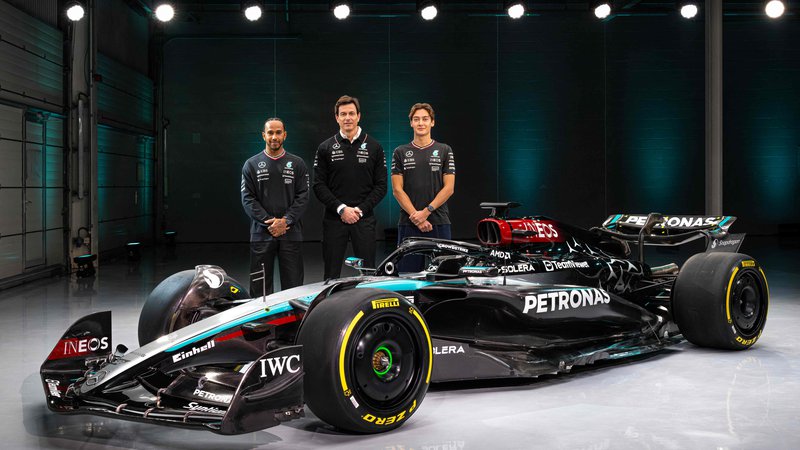 Fotografija: Nov Mercedesov dirkalnik za sezono 2024. FOTO: AFP