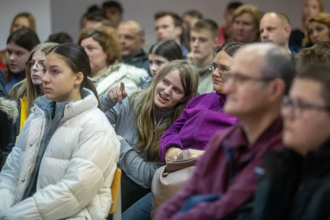 Za nekatere najbolj zaželene gimnazije so že tri štirice v treh šolskih letih preveč. FOTO: Voranc Vogel/Delo