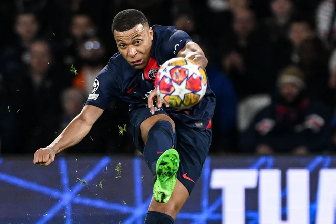 Francoski napadalec Kylian Mbappe tudi v tej sezoni trese mreže kot za stavo. FOTO: Miguel Medina/AFP