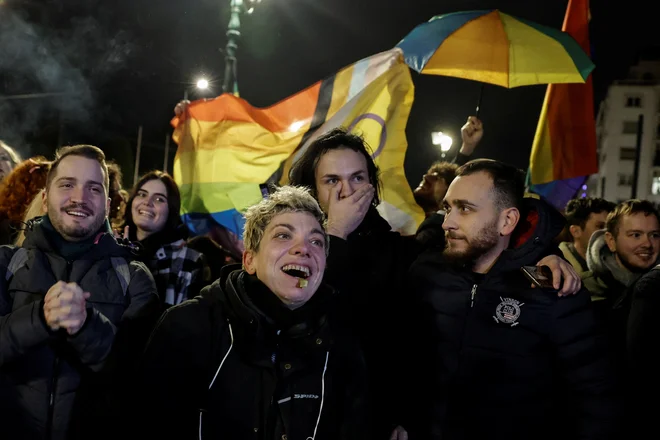 V mavričnih barvah. FOTO: Louisa Gouliamaki/Reuters