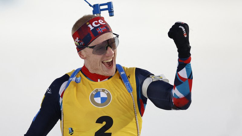 Fotografija: Norvežan Johannes Thingnes Boe je bil v nedeljo najbolj zbran biatlonec na Češkem. FOTO: David W Cerny/Reuters