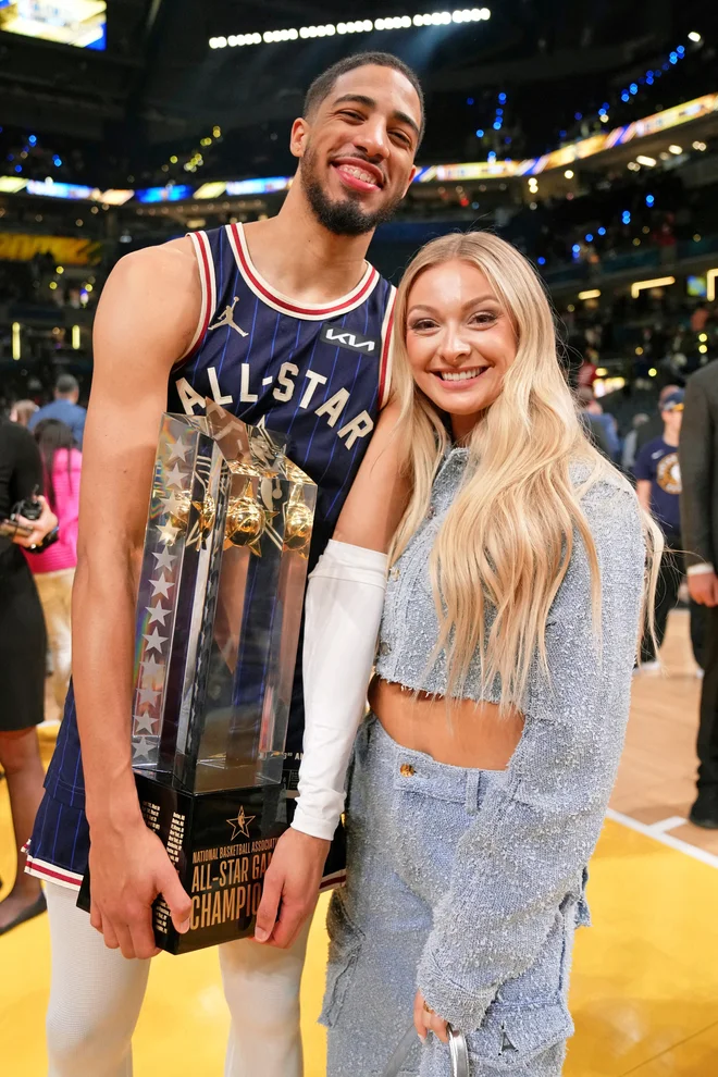 Tyrese Haliburton (na fotografiji s svojo srčno izbranko Jade Jones) je dobil le glas manj kot Damian Lillard na glasovanju za MVP tekme. FOTO: Kyle Terada/Usa Today Sports