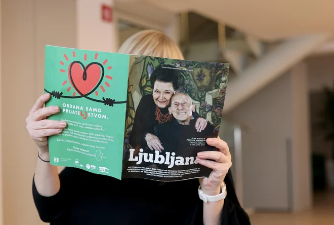 Občinsko glasilo ljubljanska gospodinjstva vsak mesec prejmejo brezplačno v poštni nabiralnik. Natiskajo ga v Salamonu v nakladi okoli 130 tisoč izvodov. FOTO: Blaž Samec/Delo