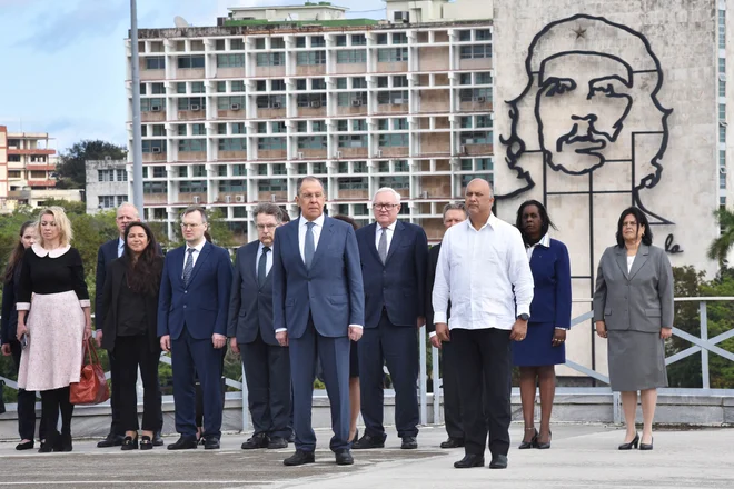 Udeležil se je tudi polaganja venca pri spomeniku Joseju Martiju. FOTO: Acn Via Reuters