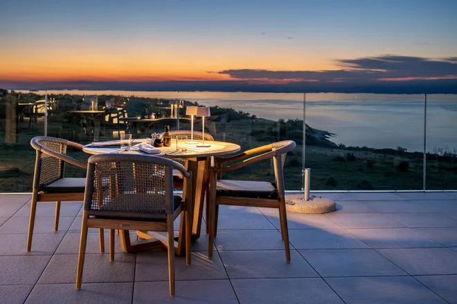 Bi se vsak dan zbudili ob dih jemajočih razgledih? Naj Petram postane vaš drugi dom ob morju. FOTO: Petram Resort &amp; Residences (Aleksandar Milutinović)
