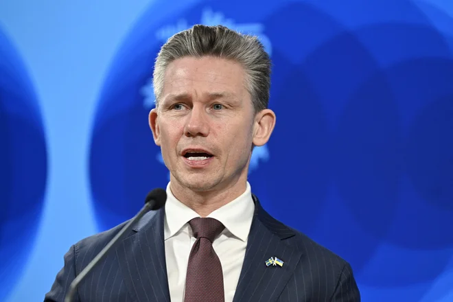 Tudi švedski obrambni minister Pal Jonson je priznal, da so razmere v Ukrajini težke. FOTO: Lehtikuva Via Reuters