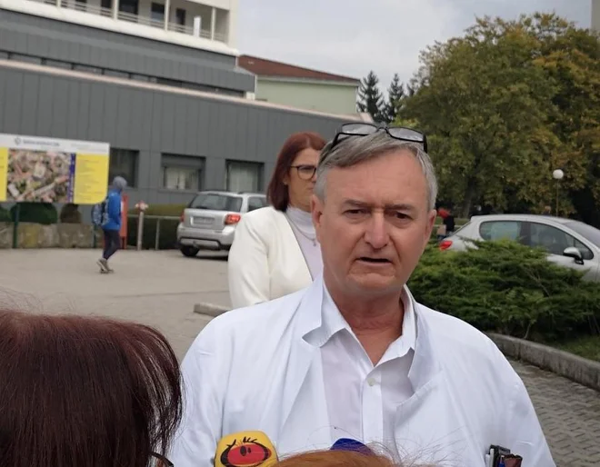 »Čim prej je treba razmejiti urgentno in akutno medicino,« svetuje prof. dr. Radko Komadina, predsednik Slovenskega zdravniškega društva. FOTO: Špela Kuralt