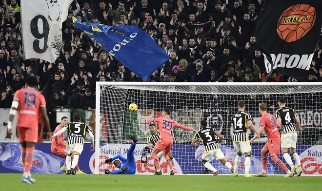 Italijanski nogometni klubi iz Serie A niso naklonjeni superligi. FOTO: Massimo Pinca/Reuters