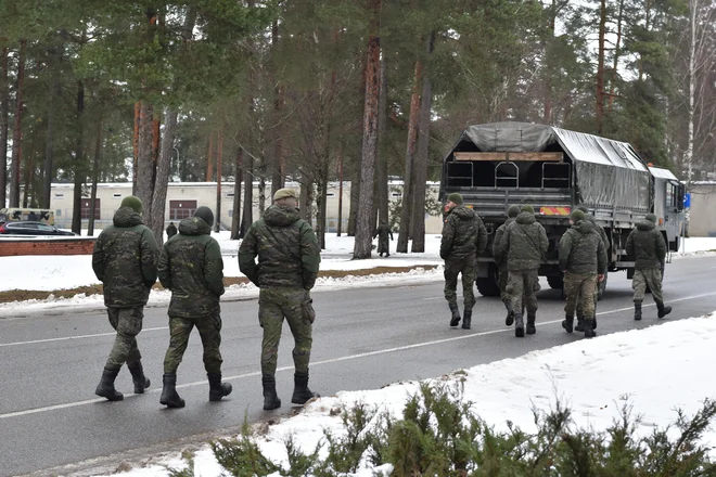 Natova vojaška baza v Ādažiju, ki leži v zaledju Rige, spominja na disciplinirano multietnično žepno državo. FOTO: Gašper Završnik