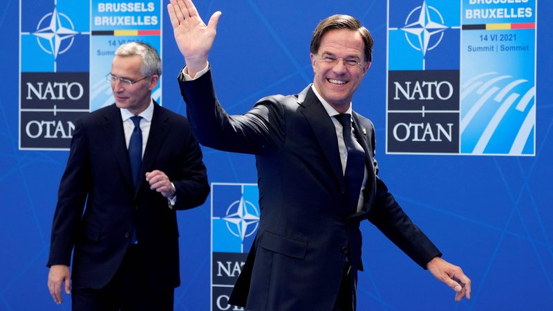 Fotografija: Če bodo voditelji julija v Washingtonu na čelu Nata potrdili Marka Rutteja, bo ta že četrti generalni sekretar iz Nizozemske. FOTO: Francois Mori/Afp