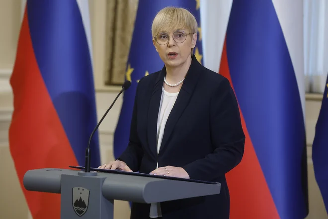 Predsednica je pozvala k začasni prekinitvi stavke, ki bi dala prostor pogajanjem, ter k bolj odgovornemu ravnanju, pri čemer je spomnila na Hipokratovo prisego. FOTO: Leon Vidic/Delo