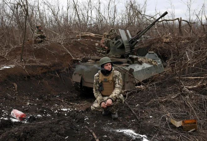 Ruske sile so poleg Avdijivke zavzele tudi vas Pobeda. Fotografija je simbolična. FOTO: Anatolii Stepanov/AFP