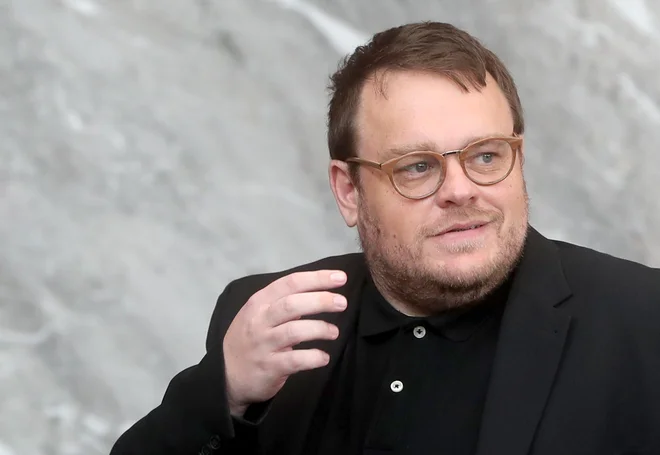 Dvig, ki bo veljal z aprilom, bo državnemu in lokalnim stanovanjskim skladom prinesel več sredstev, tudi za obnovo fonda neprofitnih stanovanj, menijo na ministrstvu Simona Maljevca. FOTO: Blaž Samec/Delo