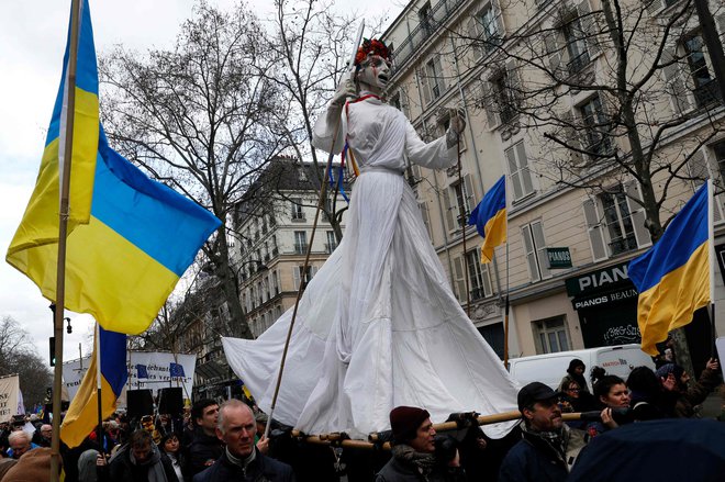 Protest proti vojni v Ukrajini v Parizu. FOTO: Geoffroy Van Der Hasselt/Afp
