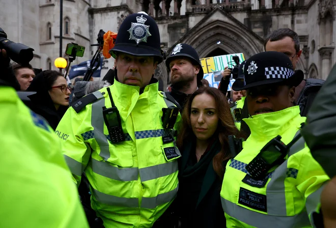 Julian Assange žrtev drugega carja. FOTO: Hannah Mckay/Reuters