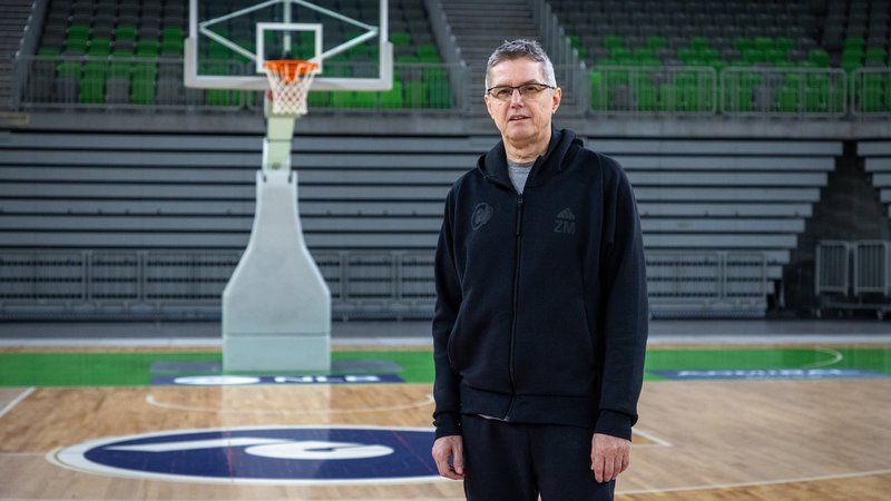 Fotografija: Zoran Martić ima pri 58 letih za pasom več kot tri desetletja trenerskih izkušenj. FOTO: Voranc Vogel