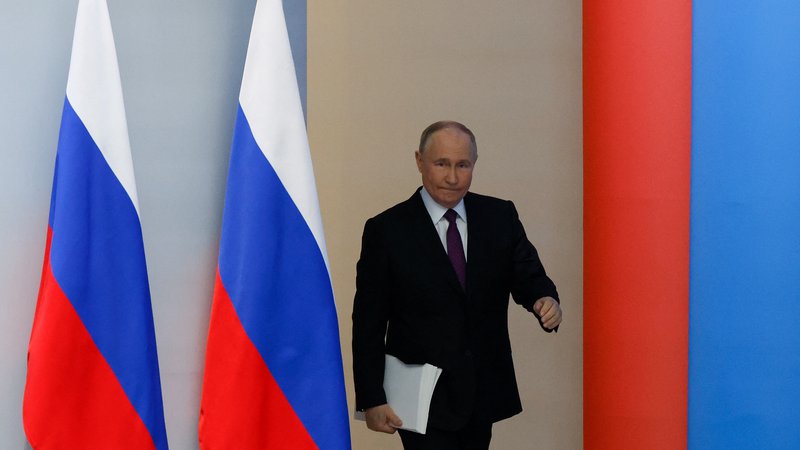 Fotografija: Dolgoletni ruski voditelj Putin je že devetnajstič nagovoril predstavnike ljudstva. FOTO: Evgenia Novozhenina/Reuters