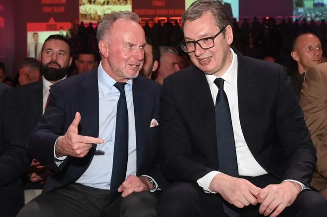 Karl-Heinz Rummenigge in Aleksandar Vučić. FOTO: Instagram AV