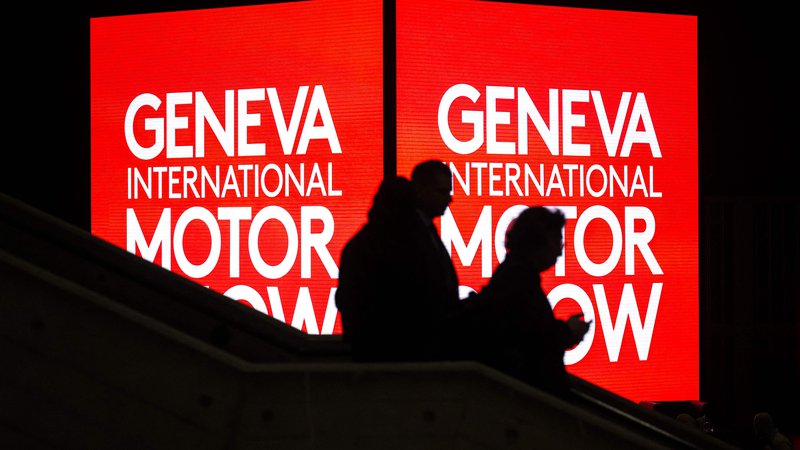 Fotografija: Razstava avtomobilov se je vrnila v Ženevo, a ji manjka razstavljavcev.

FOTO: Fabrice Coffrini Afp