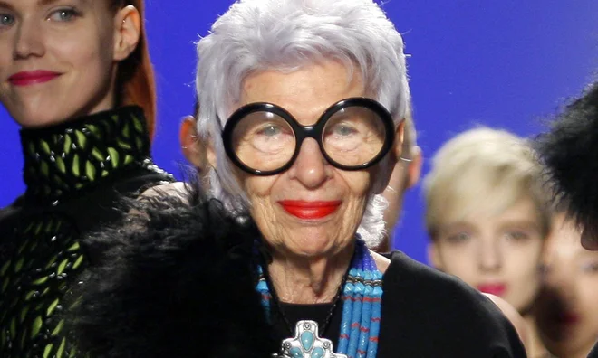 »Nisem minimalistka, kot ste lahko opazili, zame ne drži misel – manj je več, ampak več je več in manj je dolgčas,« se je opisala Iris Apfel. FOTO: Reuters