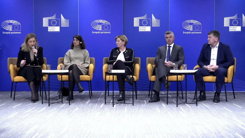 Razprava v okviru Studia Evropa ob podelitvi nagrade Saharova za svobodo misli za leto 2023 z naslovom Ženske, življenje, svoboda. Na fotografiji: evropska poslanca Ljudmila Novak (EPP) in Matjaž Nemec (S&D). FOTO: STA