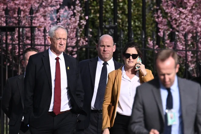 Danes naj bi se z Gancem (levo) sestal tudi ameriški državni sekretar Antony Blinken. FOTO: Brendan Smialowski/AFP