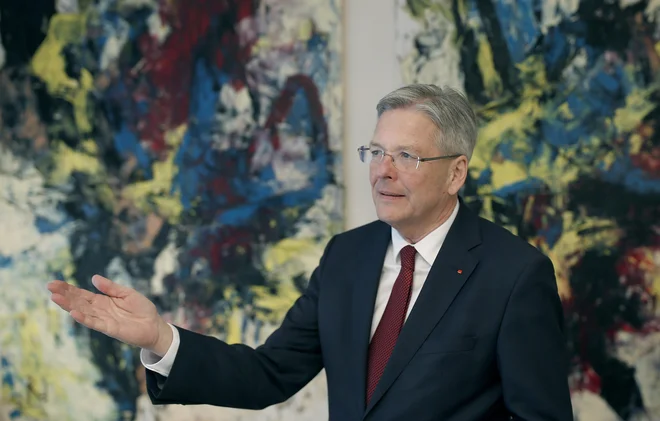 Tudi koroški deželni glavar Peter Kaiser bi rad videl dvoboj Avstrije in Slovenije na celovškem štadionu. FOTO: Blaž Samec