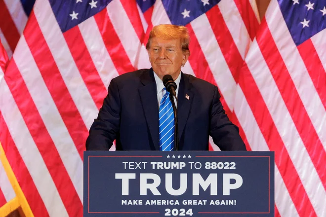 Republikanski predsedniški kandidat in prejšnji predsednik Donald Trump se je uspeha na supertorku veselil v domačem Mar-a-Lagu.

Foto Marco Bello/Reuters