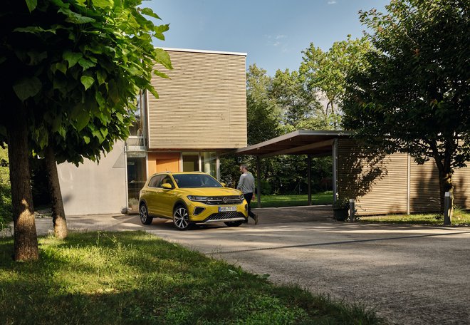 T-Cross je urbani križanec in že na prvi pogled tudi SUV-različica (športno-urbano vozilo) modela Polo. FOTO: Volkswagen