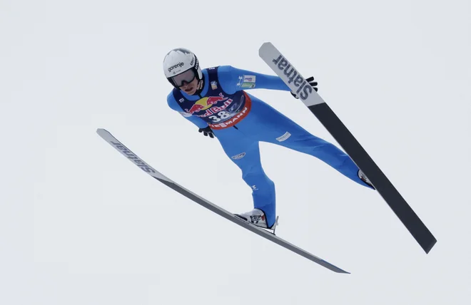 V tej sezoni je Peter Prevc večkrat spomnil na svoje zlate čase.

FOTO: Leonhard Foeger/Reuters