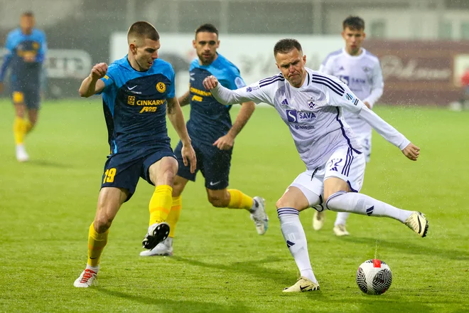 Josip Iličić je povzorčal veliko težav Celjanom in je podal za izenaćenje. FOTO: Voranc Vogel/Delo
