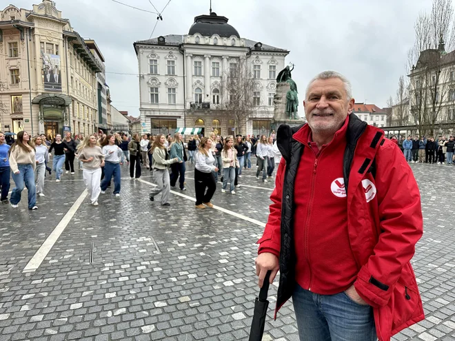 Vodnik Tomaž Zavrl se je med drugim osredotočil na točke, povezane s Prešernom, ta pesnik pa je imel tudi veliko ljubezni. FOTO: Simona Bandur