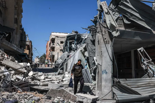 V Gazi je bilo ubitih že več otrok kot na vseh konfliktnih območjih od leta 2019. FOTO: Mohammed Abed/AFP