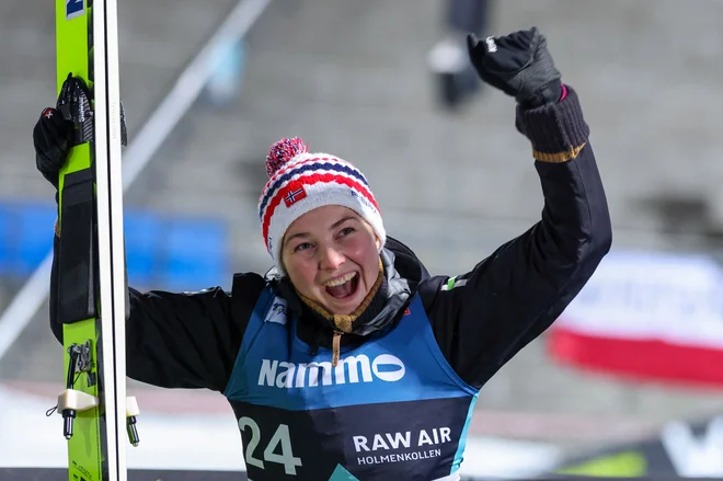 Silje Opseth je poletela do novega svetovnega rekorda. FOTO: Geir Olsen/AFP