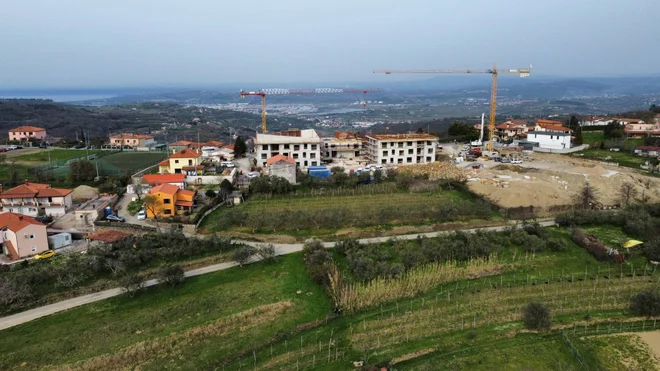V vasi Šmarje je v gradnji soseska Murva, ki je večino leta obsijana s soncem. FOTO: arhiv Stoje Trade