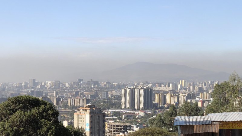 Fotografija: Onesnažen zrak na leto ubije približno sedem milijonov ljudi po vsem svetu, kar je več kot aids in malarija skupaj. FOTO: Aljaž Vrabec/Delo