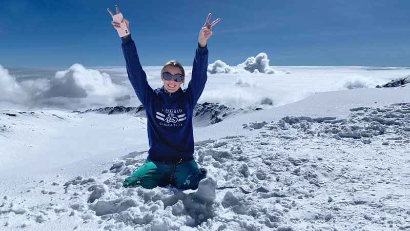 Fotografija: Petnajstletna Brina se je z bratcem eno leto pripravljala na vzpon a Kilimandžaro. Foto TVS