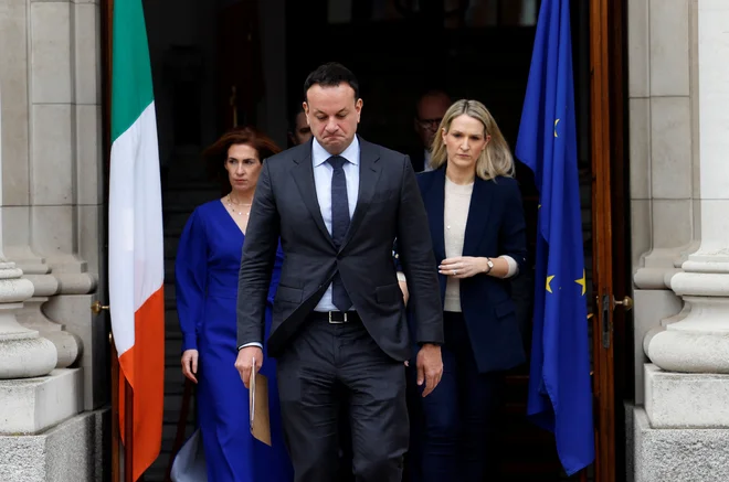 Irski premier Leo Varadkar je dan po svojem odstopu vztrajal, da bo menjava na čelu vlade »dobra za stranko, za vlado in za državo«. FOTO: Damien Eagers/Reuters