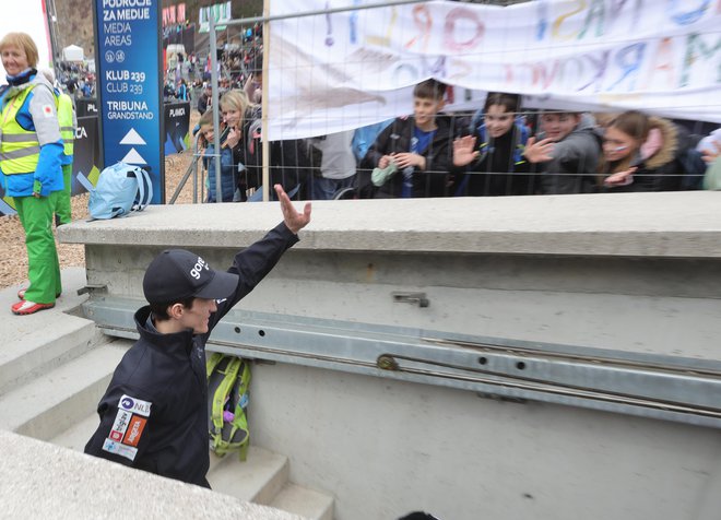 Otroci so najglasneje navijali za Petra Prevca. FOTO: Dejan Javornik/Delo