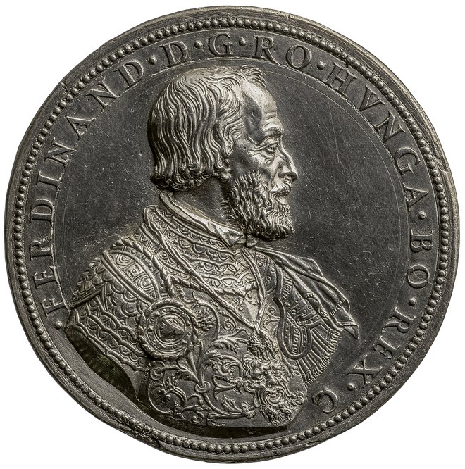 Slavni italijanski renesančni kipar Leone Leoni je okoli leta 1551 izdelal srebrno medaljo s podobo cesarja Ferdinanda I. Habsburškega. FOTO: KHM Museumsverband