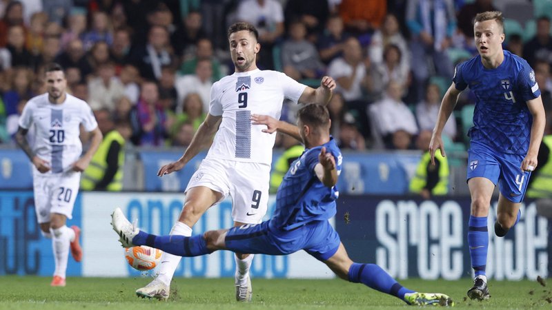 Fotografija: Andraž Šporar je dosegel prvi gol za Slovenijo na tekmi. FOTO: Borut Živulović/Reuters