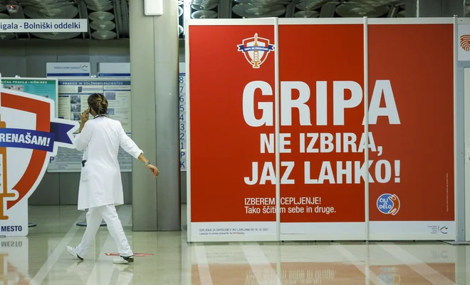 Zdravniki nikoli nismo zanikali dejstva, da obstajamo zato, da smo v službi ljudi. Ampak, saj razumete, da je to samo služba, kajne? Štirideset ur na teden. Pa še uzakonjenih dodatnih osem ur, če je potrebno. FOTO: Jože Suhadolnik/Delo