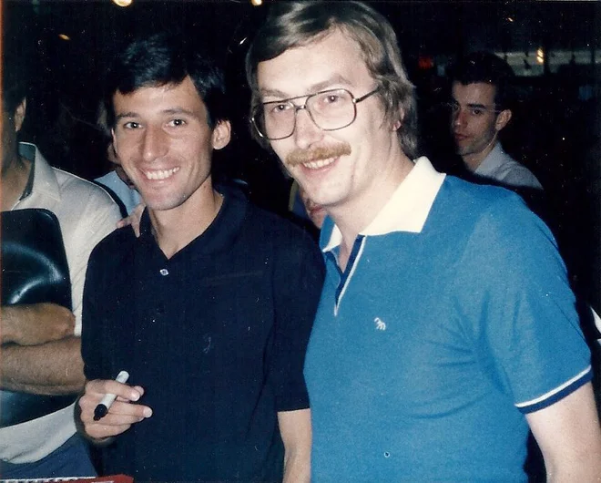 Leta 1985 z angleškim atletom, tekačem na srednje proge Sebastianom Coejem, na mitingu Weltklasse v Zürichu FOTO: osebni arhiv