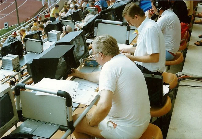 Leta 1990 s prav tako legendarnim radijskim in televizijskim poročevalcem Markom Rožmanom v Splitu ob njegovem zadnjem prenosu atletike FOTO: osebni arhiv