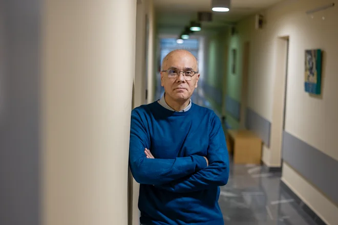 Miroljub Ignjatović meni, da vlada nima dovolj ustrezno usposobljenih ljudi za pogajanja. Gre namreč za krizni menedžment, ki ga ne obvlada veliko ljudi. FOTO: Črt Piksi