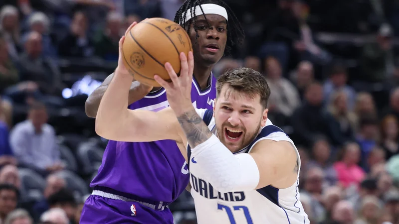Luka Dončić je zanesljivo popeljal Dallas do prve zmage v zaporednih tekmah v Sacramentu. FOTO: Rob Gray/Usa Today Sports Via Reuters Con
